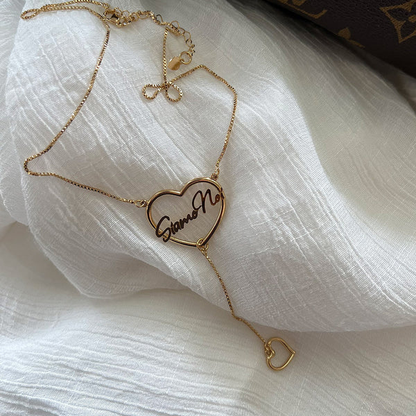 Collar de Corazón con Siamo Noi Name y mini corazón en 18k Gold Filled, medida de 41 a 45cm