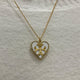 Dije de corazon, color blanco con borde de zircones y simbolo Siamo Noi en 18k Gold Filled, medida 3 x 3.5cm. Disponible en set con Zarcillos.