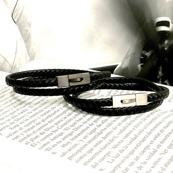 Pulsera doble de cuero con broche de acero