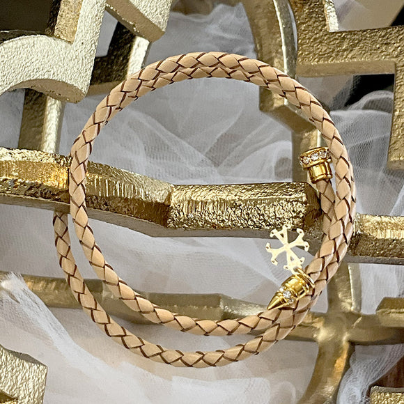 Pulsera Cuero Beige puntas clavo
