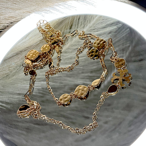 Collar largo dorado con simbolo Siamo Noi